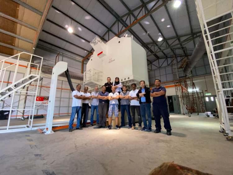 <p>Askeri ve sivil alanda kullanılan platformlar için simülatör geliştiren, bu alanda Türkiye'ye liderlik eden HAVELSAN ise söz konusu araçlar için simülatör üretme sorumluluğu üstlendi.</p>
<p> </p>