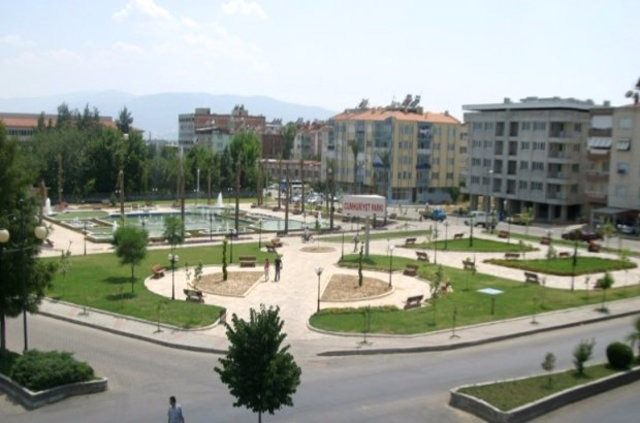 <p><strong>Nazilli, Aydın</strong><br />
Nüfus: 153.879</p>
