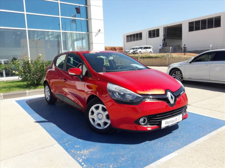 <p><strong>Renault Clio</strong> 1.2 16V Joy 2013 54.000 TL</p>

