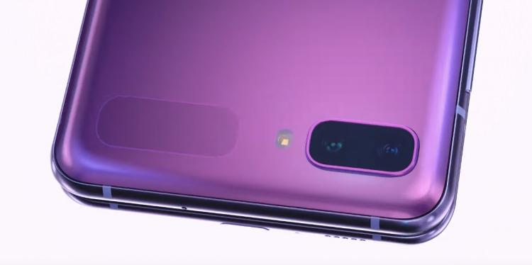 <p><span style="color:#FF8C00"><strong>TÜRKİYE FİYATI</strong></span><br />
<br />
Samsung Galaxy Z Flip <span style="color:#FFFF00"><strong>Türkiye’de 13.499 TL‘den satışa sunulacak..</strong></span></p>