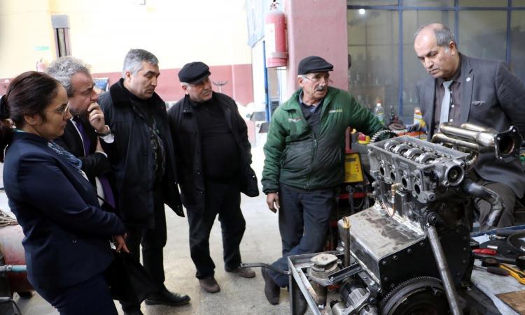 Bakanlık, kare pistonlu araç motoru tasarlayan usta ile temasa geçti