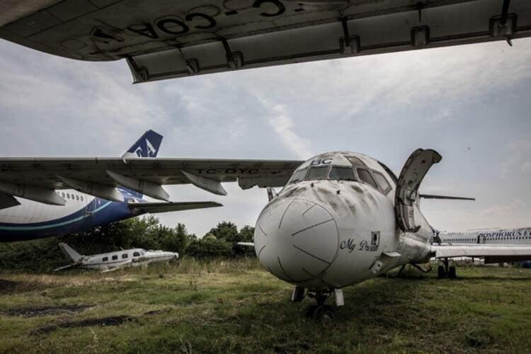 <p>Atatürk Havalimanı’nda ‘Y’ apronu olarak adlandırılan alanda duran uçaklar arasında Türk Havacılık envanterine giren tek Antonov An-12 tipi uçak CAT Kargo şirketine aitti.</p>
<ul>
</ul>