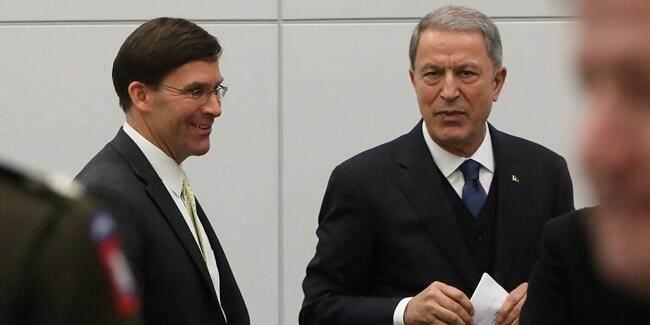 <p>Milli Savunma Bakanı Hulusi Akar, ABD Savunma Bakanı Mark Esper ile görüştü. Görüşmede, Suriye ve Irak'taki güvenlik ve savunma konularıyla ilgili görüş alışverişinde bulunulduğu, ayrıca İdlib ile ilgili hem ABD hem de NATO'nun daha somut katkılarda bulunmasının öneminin de ifade edildiği öğrenildi.</p>
<p> </p>
