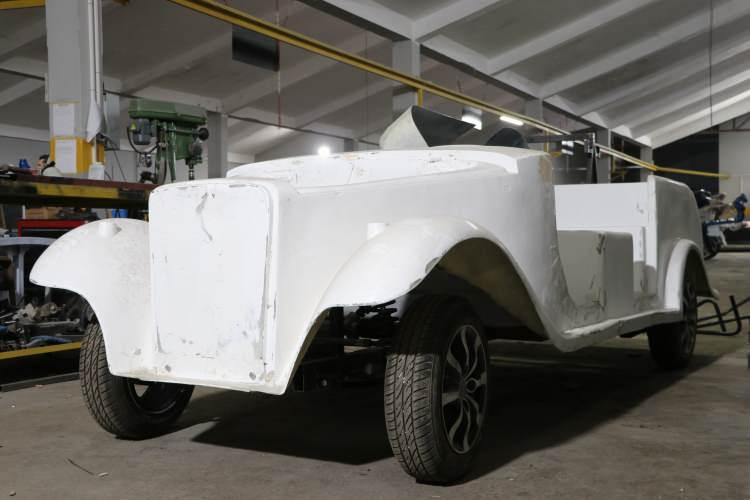 <p>Elektrikli ve hibrit motorlu faytonun yanı sıra golf aracı imal eden firma, ürettiği araçları İspanya'dan Moğolistan'a uzanan geniş coğrafyada 33 ülkeye gönderdi. </p>
<p> </p>