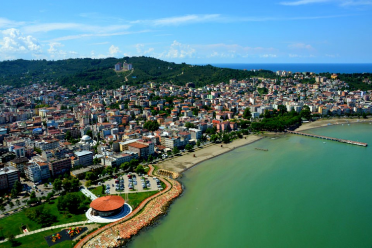<p><strong>Ünye, Ordu</strong><br />
Nüfus: 122,597<br />
 </p>
