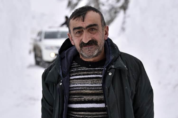 <p>Cep telefonlarımız da 1,5 aydır yok, vericimizi rüzgar devirdi. Dünyayla irtibatımız yoktu” dedi.</p>