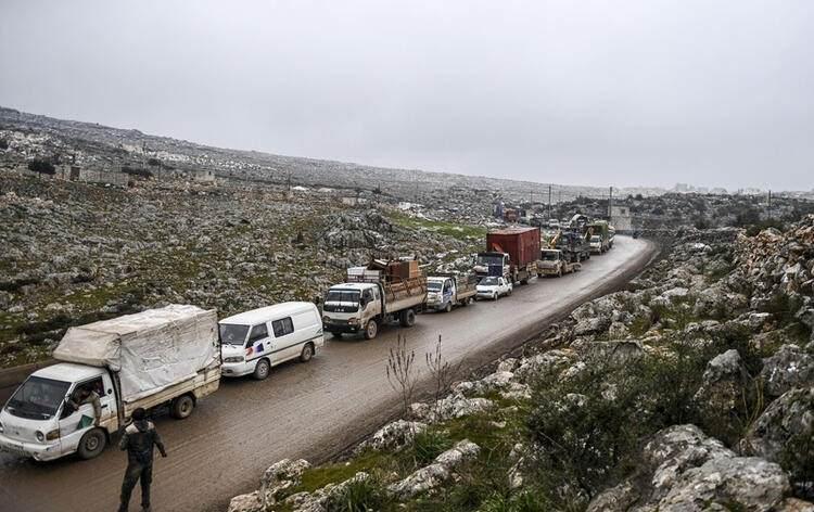 <p>Birleşmiş Milletler ise, İdlib'de son üç ayda 830 binden fazla kişinin, son üç günde ise 143 bin kişinin yerinden edildiğini duyurdu.</p>

<p> </p>
