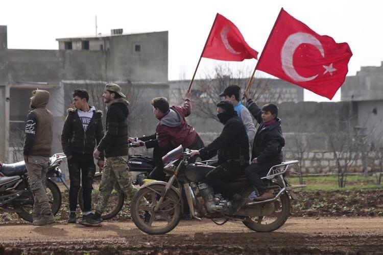 <p>Suriye'nin kuzeybatısındaki İdlib, neredeyse iç savaşın başından bu yana muhaliflerin ve rejim karşıtı silahlı grupların kalesi niteliğinde bulunuyor.</p>

<p> </p>
