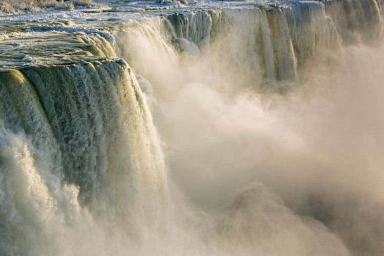 <p>Amerika Kanada sınırında yer alan büyüleyici güzellikteki Niagara Şelalesi.</p>