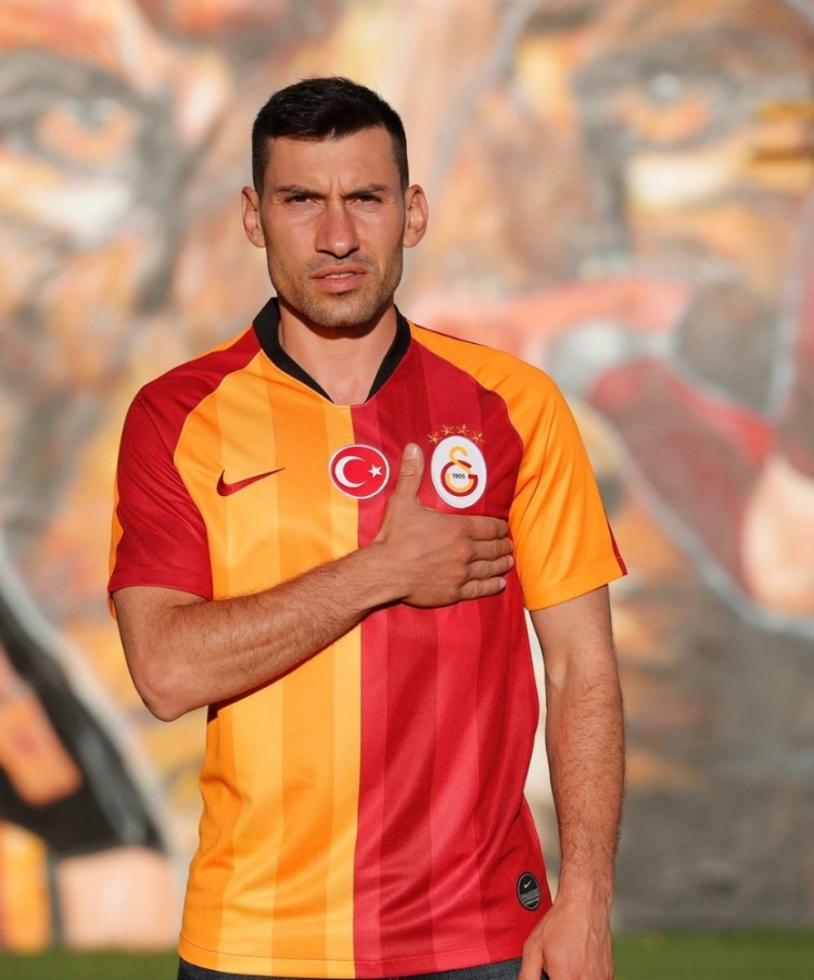 <p>Şener Özbayraklı - Artvin</p>

<p> </p>
