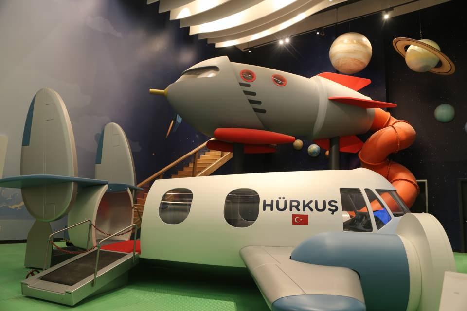 <p><strong>Hedef, astronot yetiştirmek</strong></p>
<p>BTSO Yönetim Kurulu Başkanı İbrahim Burkay, AA muhabirine yaptığı açıklamada, Gökmen Projesi'nin, 2013'te göreve geldiklerinde ortaya koydukları vizyon projelerden biri olduğunu söyledi.</p>