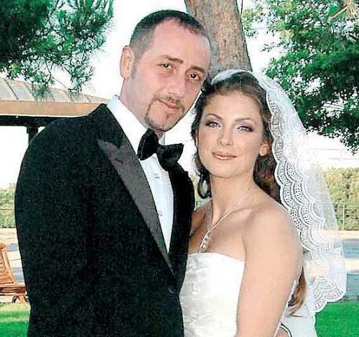 <p>2007 yılında Maden İşletmecisi Hayim Sadioğlu ile dünya evine giren Özge Özberk, 2010 yılında ise Leo adında bir çocukları olan çift 2012 yılında ise boşanmıştır.</p>
