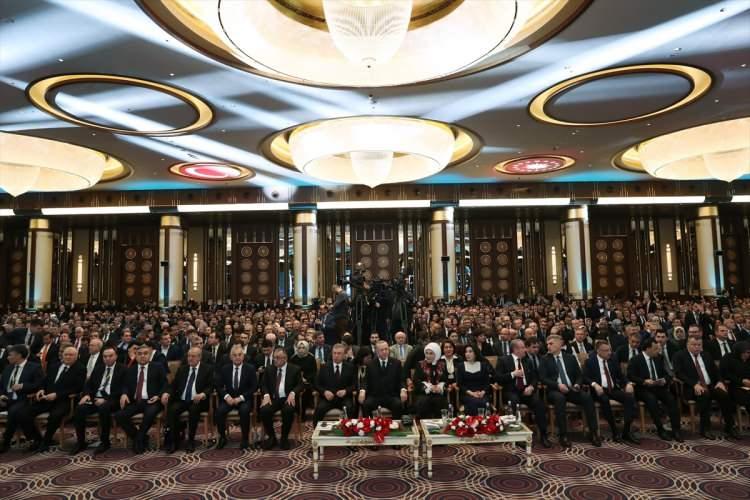 <p>Cumhurbaşkanı Recep Tayyip Erdoğan: "Camimiz, kültür ve kongre merkezimiz, sergi salonumuz ve kütüphanemiz ile Külliyelimizin medeniyetimize layık bir eser haline geldiğine inanıyorum. </p>
