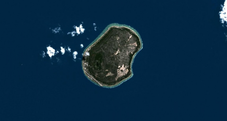 <p>Şehirlerden değil bölgelerden oluşuyor: Nauru</p>

<p>Nauru, resmi adıyla ‘Pleasant Island’ dünyanın en küçük üçüncü ülkesi… Güney Pasifik’te, Mikronezya’nın bir adası.</p>
