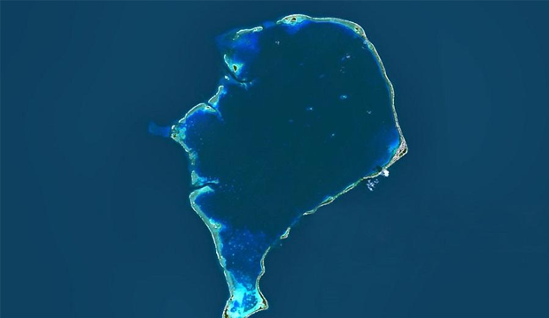 <p><strong>Yılda ortalama 2 bin kişi geliyor: Tuvalu</strong></p>
<p>Büyük Okyanus’ta bulunan Tuvalu, dokuz tane mercan adasından oluşuyor.</p>