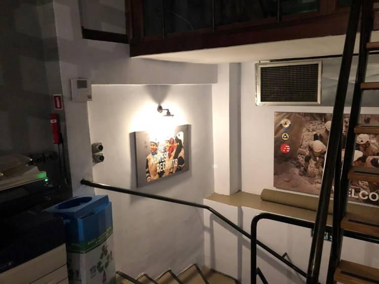 <p>Karaköy'de ofisinin önünde ölü bulunan İngiliz eski istihbarat subayı James Gustaf Edward Le Mesurier'in üst katını ev olarak kullandığı ofisinin içi ilk defa fotoğraflandı.</p>
