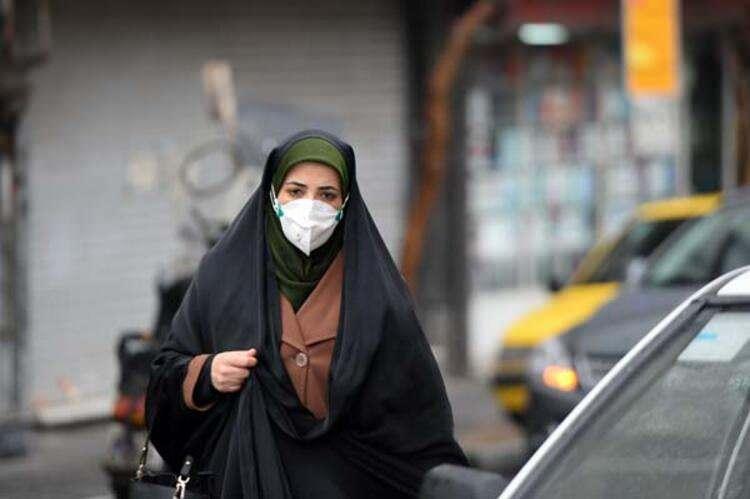 <p>Irak, İran'da ölümle sonuçlanan yeni tip koronavirüs (Kovid-19) vakaları nedeniyle bu ülkeye açılan bir sınır kapısını kapatmış, Sağlık Bakanlığı bünyesinde kriz masası oluşturmuştu.</p>
<p> </p>