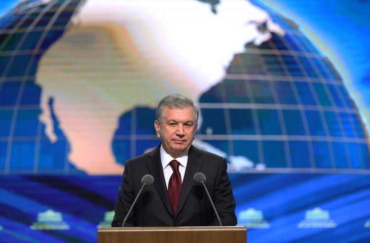 <p>Özbekistan Cumhurbaşkanı Şevket Mirziyoyev, Cumhurbaşkanlığı Külliyesi'nde gerçekleştirilen Millet Kütüphanesi Açılış Töreni'ne katılarak konuşma yaptı.</p>
<p> </p>