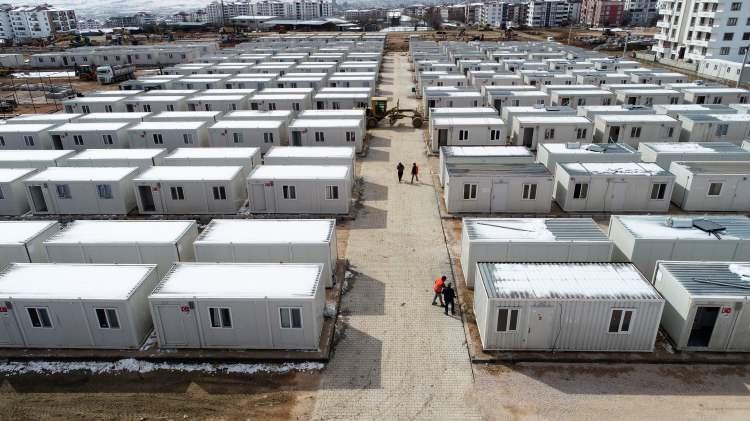 <p>Doğanyol ve Pütürge ilçelerinde kurulması planlanan konteynerlerin bir hafta içerisinde kurulumunun yapılacağı öğrenildi.</p>
<p> </p>