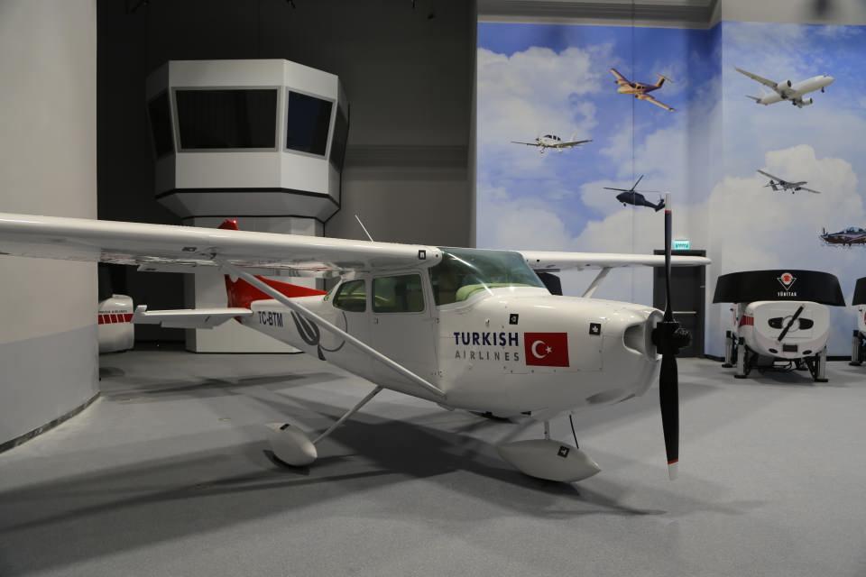 <p>Burkay, dünyada bu alandaki farkındalık ve eğitim merkezlerinin çok önemli olduğunu dile getirdi.</p>

<p>ABD'nin başkenti Washington'da Smithsonian Enstitüsünün (Ulusal Hava ve Uzay Müzesi) olduğunu, Kanada ve Rusya'da bu tür merkezler bulunduğunu aktaran Burkay, şöyle devam etti:</p>
