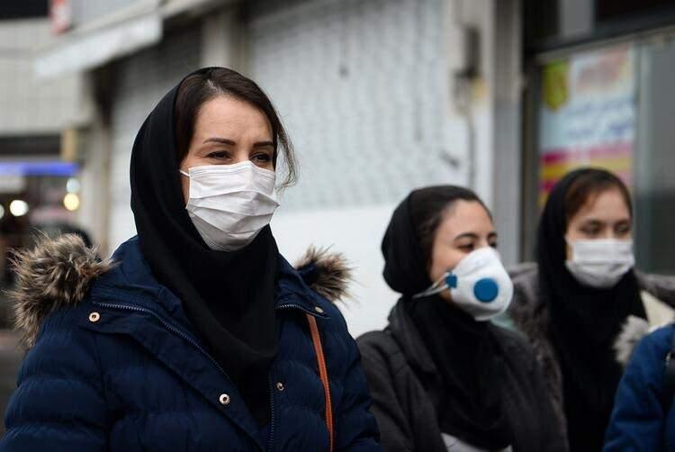 <p>İki kişinin ölmesi nedeniyle Cumhurbaşkanı Hasan Ruhani'nin talimatıyla "Koronayı Önleme ve Mücadele Merkezi" kuruldu. Merkeze, Sağlık, İçişleri, Turizm ve Ulaştırma Bakanları ile Silahlı Kuvvetler temsilcisi katılacak.</p>
