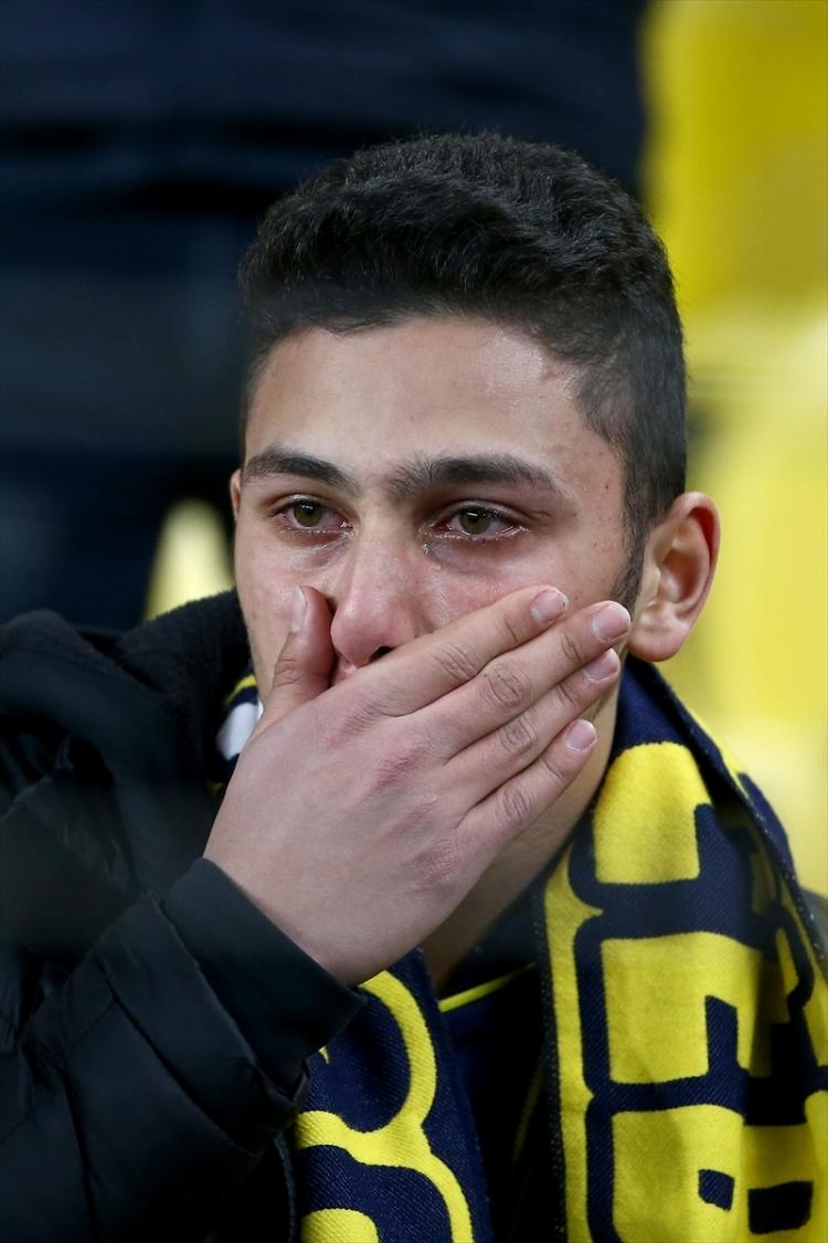 <p>Fenerbahçe, Süper Lig’in 23. haftasında Galatasaray ile Ülker Stadı’nda karşılaştı. Karşılaşmayı Fenerbahçe 3-1 kaybederken maç sonunda taraftarlar üzüntü yaşadı.</p>

<p> </p>
