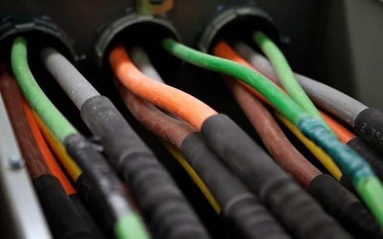 <p>2&nbsp;&nbsp;&nbsp; Singapur 70.86&nbsp;MBPS</p>

<p>&nbsp;</p>
