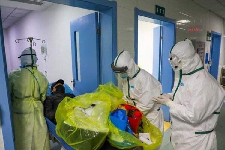 <p>Buna göre, Sanofi yeni tip koronavirüs aşı adayı üretmek için yürüteceği çalışmalarında rekombinant DNA platformunu kullanacak. Rekombinant teknoloji, virüsün yüzeyinde bulunan proteinlerle tam bir genetik eşleşme sağlayabiliyor.</p>
<ul>
</ul>