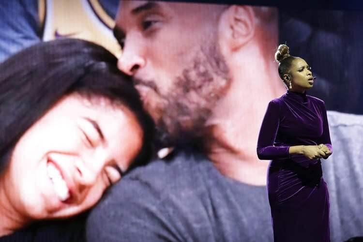 <p>Kobe Bryant anısına düzenlenen bu maçta, yüksek skora; yani 133'e efsane basketbolcunun forma numarasına ithafen 24 sayı eklendi.</p>
<p> </p>
