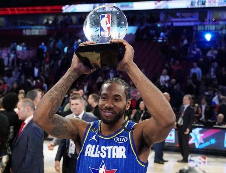 <p><span style="color:#FFD700">MVP Leonard </span></p>
<p>LeBron James'in takımında 30 sayı, 7 ribaund, 4 asist, 2 top çalma ile maçı tamamlayan Kawhi Leonard MVP ödülünün sahibi oldu.Los Angeles Clippers'ın 28 yaşındaki yıldızı kariyerinin ilk All Star MVP ödülünü kazandı.</p>