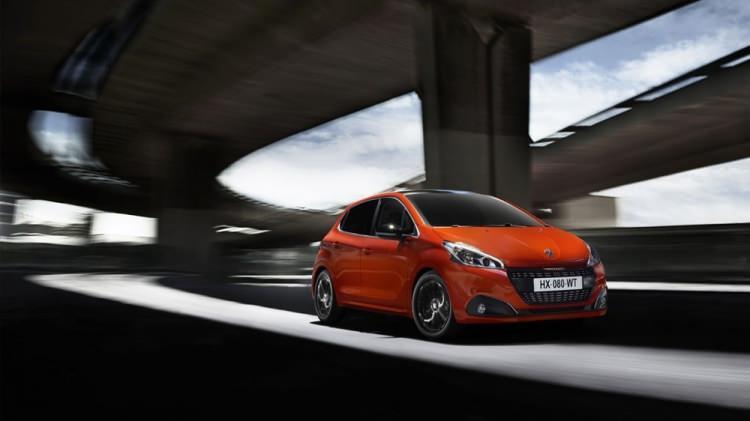 <p>PEUGEOT</p>

<p>208 SIGNATURE 1.5 BlueHDi 100hp</p>

<p>Fiyatı 137.700 TL</p>

