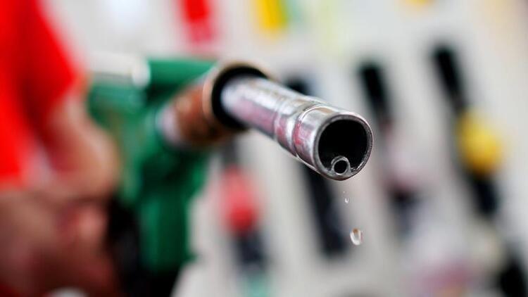 <p>11- Venezuela</p>
<p>Petrol Üretimi: 2.007.000 bbl<br />
<br />
Yağ Tüketimi: 575.000 bbl<br />
<br />
Kanıtlanmış Petrol Rezervleri: 300.900.000.000 bbl</p>