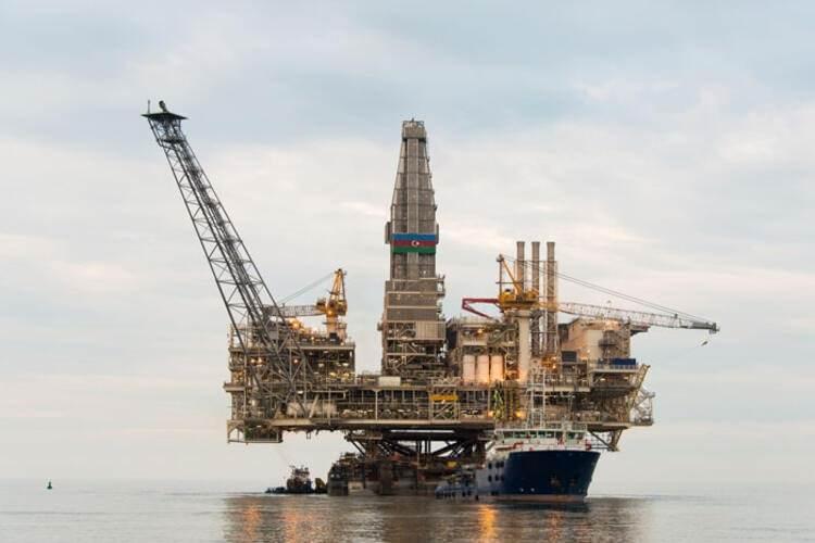 <p>18- Cezayir</p>
<p>Petrol Üretimi: 1.306.000 bbl<br />
<br />
Yağ Tüketimi: 325.000 bbl<br />
<br />
Kanıtlanmış Petrol Rezervleri: 12.200.000.000 bbl</p>
