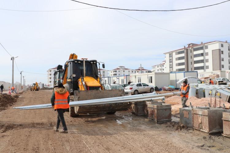 <p>- Hasar tespiti tamamlandı</p>
<p>Depremin ardından binaların hasar durumlarını ortaya çıkarmak amacıyla Çevre ve Şehircilik Bakanlığınca oluşturulan 1000 kişilik ekip, depremden etkilenen bölgeleri sokak sokak gezerek, hasar tespiti yaptı.</p>