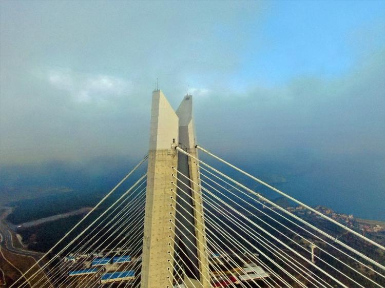 <p>İstanbul'da sabahın erken saatlerinden itibaren sis etkili oldu.</p>
