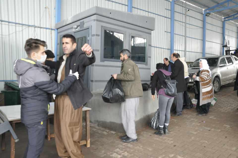 <p>Her türlü emniyet ve sağlık tedbirinin ilk andan itibaren alındığı belirtilen açıklamada, "Gelişmeleri yakından takip ediyoruz. Resmi makamlarca yapılan açıklamalar dışındaki haber ve yorumlara lütfen itibar etmeyiniz." ifadeleri kullanıldı.</p>
<p> </p>