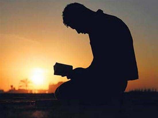 <p>Günahlara samimi olarak tevbe ve istiğfar edilmeli; idrak edilen geceyi son fırsat bilerek nedamet ve inabede bulunulmalı</p>