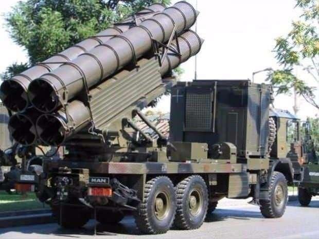 <p>T-300 Kasırga Çoknamlulu Roketatar<br />
<br />
 </p>
