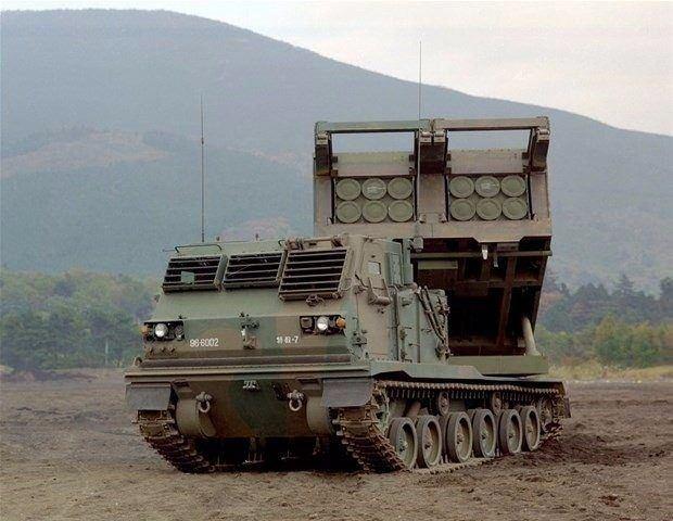 <p>M270 MLRS Çoknamlulu Roketatar<br />
<br />
 </p>
