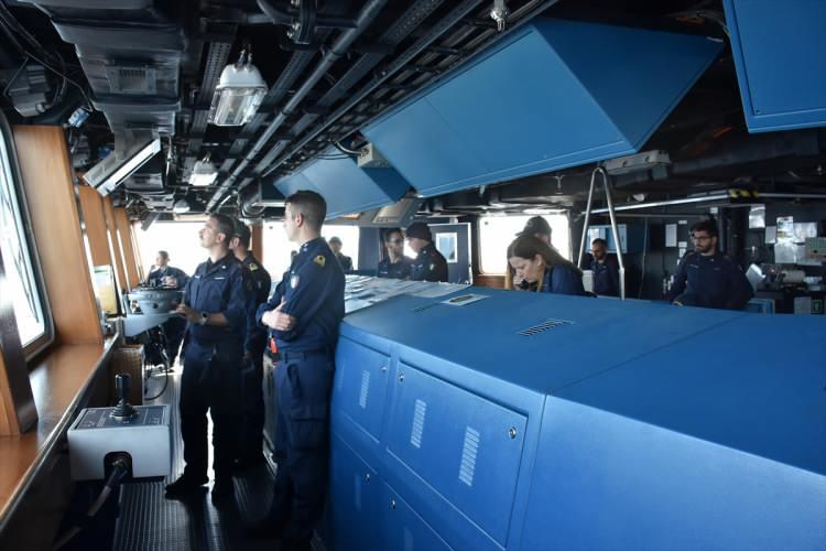 <p>Türk Deniz Kuvvetleri, tatbikata, Barbaros sınıfı firkateynlerinden TCG Salihreis, Preveze sınıfı denizaltılarından TCG 18 Mart, ve bir de Deniz Karakol Uçağı (P-235) ile yer alacak. Bu unsurlara ek olarak Gabya sınıfı TCG Gaziantep firkateyni de tatbikata kısmi destek verecek.</p>

