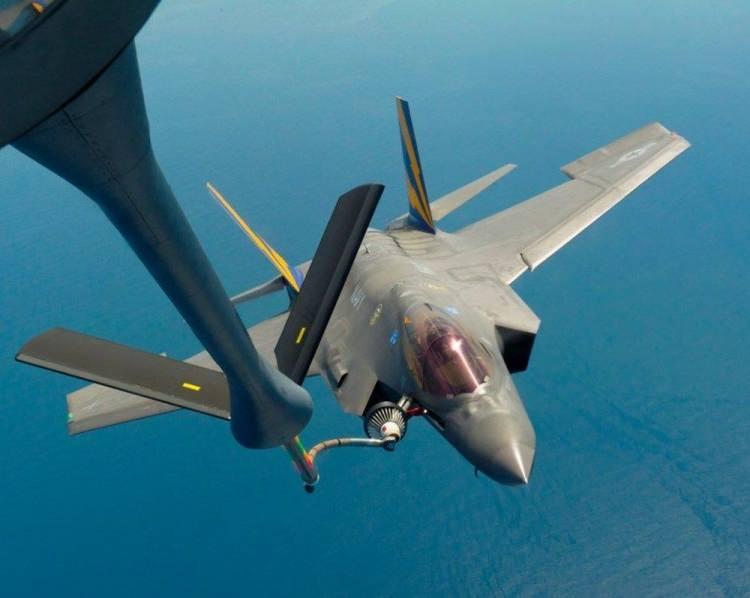 <p>F-35 18.000 Metrelik bir irtifaya çıkabilmektedir.</p>

<p> </p>

