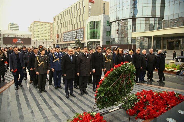 <p>"Türkiye, her konuda olduğu gibi bu büyük acısında da Azerbaycan'ın yanında"</p>
