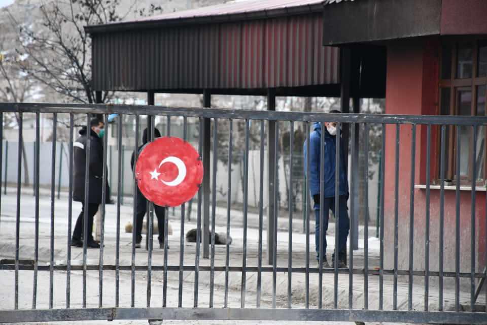 <p>Vuhan'da yaşayıp Türkiye'ye dönme taleplerini ileten vatandaşların, ambulans uçakla sağlık ekipleri ve enfeksiyon uzmanları eşliğinde sağlıklı bir şekilde Türkiye'ye getirilmesi sağlandı.</p>
<p> </p>