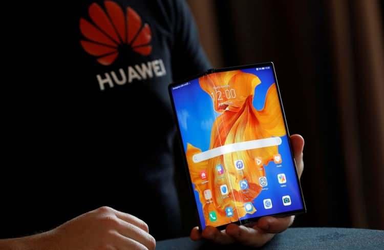 <p><strong>İptal edilen MWC 2020'nin ardından yeni bir etkinlik düzenleyen Huawei, katlanabilir telefon Huawei Mate Xs'i tanıttı. İşte tüm detaylar...</strong></p>

<p>Dünya GSM Birliği (GSMA), 24-27 Şubat'ta İspanya'nın Barselona kentinde yapılması planlanan ancak yeni tip Corona virüs (Kovid-19) salgınından dolayı 40'a yakın mobil teknoloji şirketinin katılmama kararı aldığı Mobil Dünya Kongresi'nin (MWC) iptal edildiğini açıklamıştı.</p>

<p> </p>
