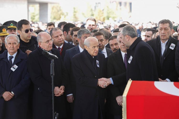 <p>Şehidin cenaze namazını Diyanet İşleri Başkanı Prof. Dr. Ali Erbaş kıldırdı.</p>
