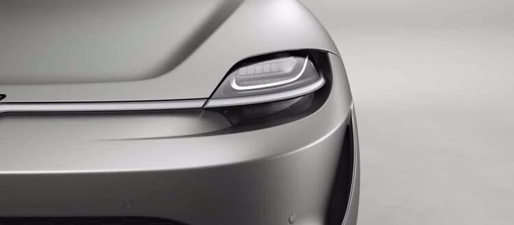 <p>Dünyanın önde gelen teknoloji markalarından CES 2020 fuarında herkesi şaşırtarak Vision-S adını verdiği elektrikli konsept otomobilini geçtiğimiz aylarda duyurdu.</p>
