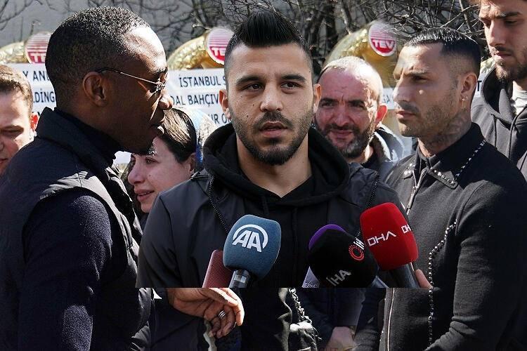 <p>Merhumun cenazesine Kasımpaşa Başkan Vekili Hasan Hilmiz Öksüz, Kasımpaşa Teknik Direktörü Fuat Çapa’nın yanı sıra Kasımpaşalı futbolcular, idareciler ve spor dünyasından birçok isim katılım gösterdi.</p>
