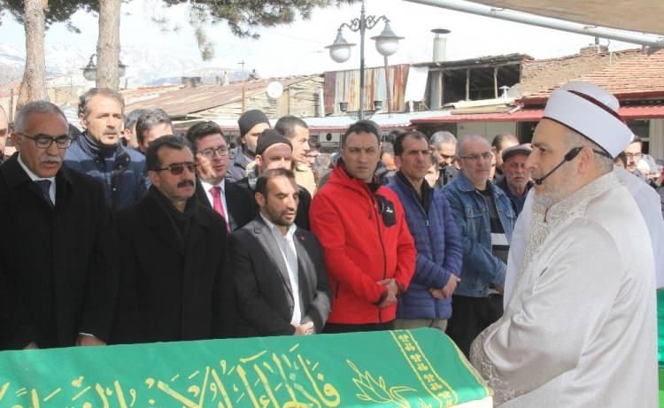 <p>Gıyabi cenaze namazına STK Başkanları ve vatandaşlar katıldı.</p>
<p> </p>