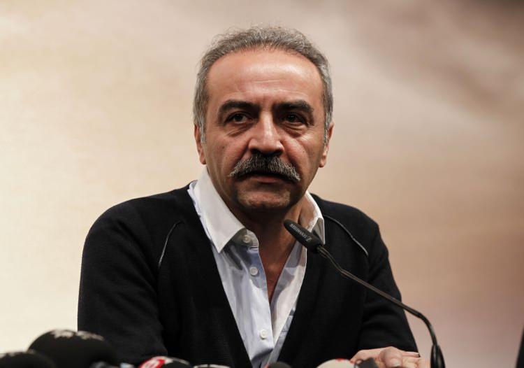 <p><strong><span style="color:#800080">YILMAZ ERDOĞAN</span></strong></p>
<p><strong>"Kahraman şehitlerimize Allah'tan rahmet, yaralılarımıza acil şifalar, acılı ailelerimize güç ve sabır diliyorum. Hepimizin başı sağ olsun..."</strong></p>