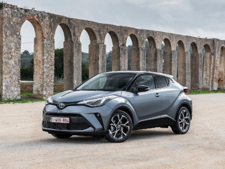 <p><span style="color:#FF8C00"><strong>TOYOTA C-HR</strong></span></p>
<p>OCAK: 156</p>
<p>ŞUBAT : 402</p>
<p>TOPLAM : 558</p>
<p> </p>